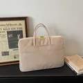 Sacoche beige en daim hydrofuge pour ordinateur avec poignée et zip métallique - Kaki