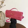 Borsa a spalla fucsia con strass, chiusura a nodo dorato e manico in pelle - Rosa Rosso