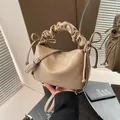 Elegante beige Handtasche mit Falten-Design, Kordelzug-Schleife und Schultergurt - Khaki