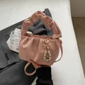 Ροζ πλισέ τσάντα από συνθετικό δέρμα με λαβή σύννεφο και πέρλα διακοσμητικό - Ροζ