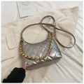 Elegante bolso acolchado plateado con cadena bicolor y correa ajustable - Pequeño / Plateado