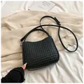 Sac à main tissé noir chic avec poignée et bandoulière réglable pour femmes - Noir