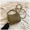 Sac bandoulière tissé vert olive avec sangle réglable et poignée pour femmes - Vert