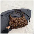 Sac hobo imprimé léopard avec chaîne rétro et bandoulière en cuir marron - Marron Grand