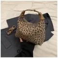 Sac bandoulière léopard avec bandoulière en cuir marron et texture velours de luxe - Kaki (Sans Pendentif)