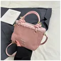 Sac seau en faux daim rose avec bordure en peluche et poignée nouée - Sans Pendentif / Rose