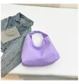 Bolso tote minimalista de nailon lavanda para mujer con correa ancha y cierre de cremallera - Morado