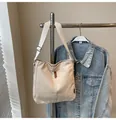 Borsa a secchiello in tela bianco sporco con logo in pelle e ampia tracolla - Beige Senza Pendente