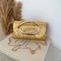 Gouden vierkante kettingtas met slangenpatroon en ovale metalen gesp detail - Goud
