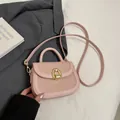 Sacoche rose pour femme avec boucle dorée en U et coutures en tissu élégantes - Sans Pendentif / Rose