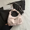 Borsa a mano arricciata rosa con stampa floreale, fiocco e ciondolo a cuore con catena - Senza Ciondolo / Rosa