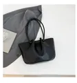 Classica borsa a secchiello plissettata nera in finta pelle opaca con lacci eleganti - Nero