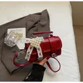 Borsa a cilindro rossa alla moda con ciondolo a cuore di perle e fiocco in pizzo - Con Ornamento / Borgogna