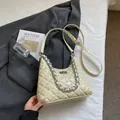 Borsa sottobraccio trapuntata beige con strass argento e tracolla a catena metallica - Giallo