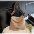 Borsa tote in paglia intrecciata beige con tracolla larga a motivi geometrici - Khaki Senza Pendente