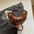 Καφέ τσάντα μισοφέγγαρο με δετό χερούλι και ασημένια τρουκ για γυναίκες - Καφέ