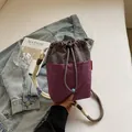 Borsa a secchiello minimalista in nylon grigio e quadretti viola con tracolla in corda spessa - Viola e Grigio