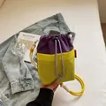Borsa a secchiello alla moda con patchwork a quadri viola e verde e tracolla in corda - Giallo con Viola