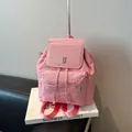 Zaino rosa con stelle argentate, chiusura a coulisse con patta e stemma in metallo 'g' - Senza Ciondolo / Rosa