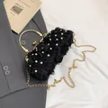 Bolso de noche con rosas de tul negro, perlas blancas y asa metálica dorada - Negro
