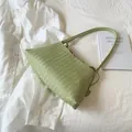 Bolso de hombro verde claro tejido a mano en piel sintética con diseño de cuadros - Verde