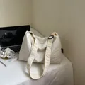 Bolso bandolera beige de gran capacidad en nailon ligero con bordado BNT casual - Blanco Roto