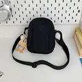 Borsa a tracolla in nylon nero con ricamo XD e simpatico portachiavi in peluche - Con Ciondolo / Nero