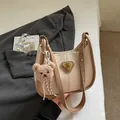 Sac fourre-tout beige chic de grande capacité avec bordure marron et charm ours - Avec Pendentif / Blanc Cassé