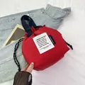 Bolsa de almuerzo roja con cordón, asas azules y parche de texto artístico moderno - Rojo