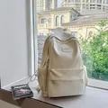 Mochila minimalista color blanco crema para estudiantes con múltiples bolsillos y tela de calidad - Blanco Roto