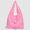 Roze geplooide nylon draagtas met verstelbare gesp en ruime binnenkant voor dames - Roze