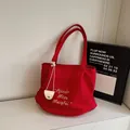 Rode canvas draagtas met wit borduursel en een klein lederen ophangzakje - Rood