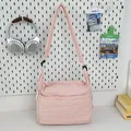 Rosafarbene Nylon-Umhängetasche mit Stickerei und verstellbarem Riemen für Damen - Ohne Anhänger / Rosa