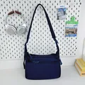 Dunkelblaue Umhängetasche aus Nylon mit verstellbarem Gurt und vielen Taschen - Ohne Anhänger / Dunkelblau