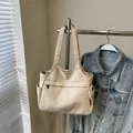 Grande borsa da viaggio in nylon beige con tasca frontale a zip e scomparti laterali - Grigio Beige