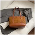 Borsa tote chic con stampa leopardata e pelle marrone scuro per donna alla moda - Marrone