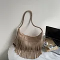 Camel suède schoudertas met lange franjes en houten kralen in bohemien stijl - Khaki