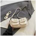 Schicke cremeweiße Schultertasche aus Kunstleder mit Schleife und Trageriemen - Weiß Ohne Anhänger