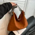 Sac fourre-tout en daim marron avec bandoulière géométrique et motif à losanges - Marron