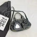 Borsa bowling retrò in denim blu scuro con doppie tasche e ciondolo a specchio - Con Ciondolo / Blu