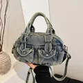 Borsa bowling retrò in denim lavato blu con doppie tasche anteriori e fibbie argentate - Senza Ciondolo / Blu