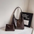 Conjunto de bolso tote hobo vintage marrón oscuro con bolsa pequeña a juego en piel sintética - Juego de 2 piezas (bolso tote + neceser interior) / café
