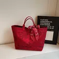 Elegant red tote bag with floral jacquard texture and decorative wedding silk ribbon - L / Red