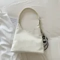 Bolso tote grande minimalista blanco crema con colgante de perro y cinta a rayas - Blanco (Colgante como Accesorio)