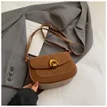 Retro dark brown crossbody bag with suede texture and horseshoe buckle closure - Brown No Pendant