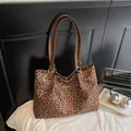 Sac fourre-tout chic en toile à imprimé léopard avec fines bandoulières - Brun Sans Pendentif