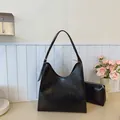 Ensemble sac hobo noir classique avec pochette assortie et boucles métalliques - Noir sans Pendentif