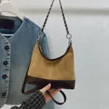 Borsa sottobraccio retrò in pelle scamosciata marrone con catena in metallo - Verde Senza Pendente