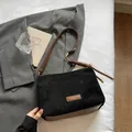 Sac fourre-tout minimaliste en daim noir avec base en cuir marron et bandoulières - Noir sans Pendentif
