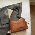 Sac cabas rétro en daim marron avec base en cuir et boucle d'épaule ajustable - Brun Sans Pendentif